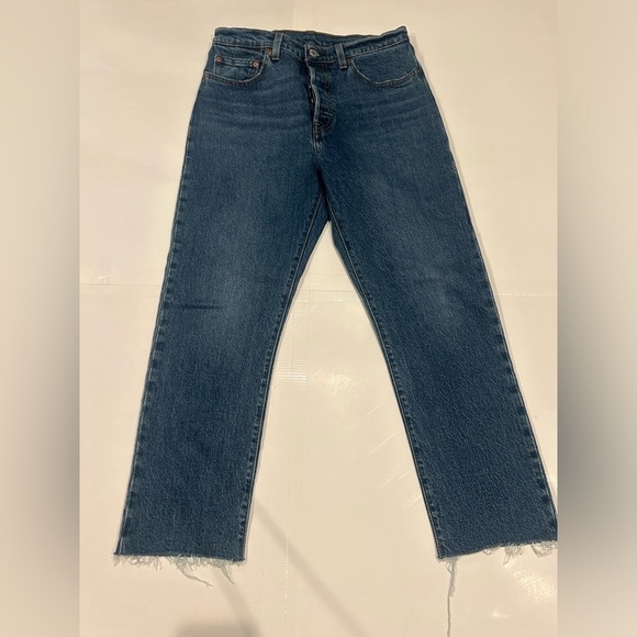 Levi’s 501 Straight Jeans Women’s 28x26 Buttonfly Raw Hem Medium Wash High Rise - Picture 1 of 12
